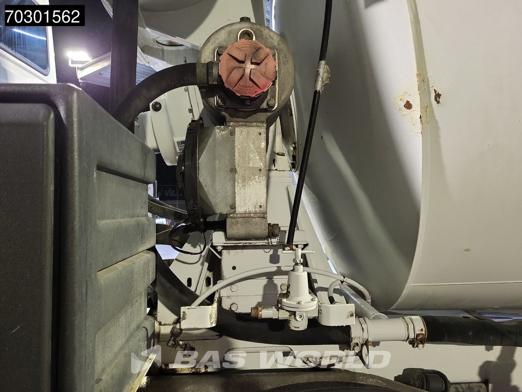 Mercedes Axor 3240 8X4 9m3 Liebherr mixer Steel suspension Manual Euro 5