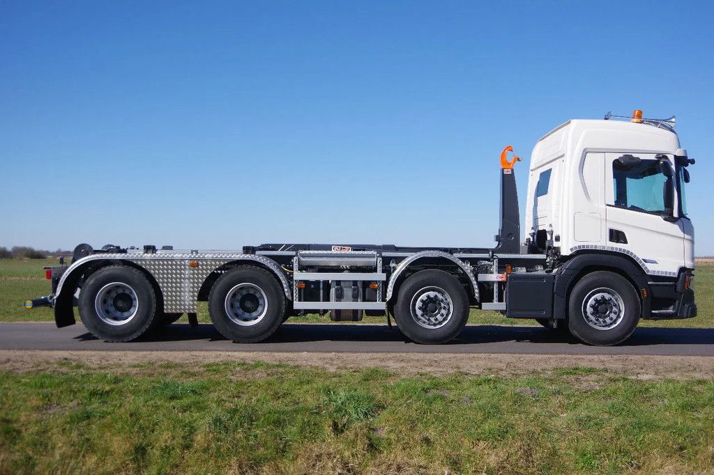 Scania 43-tons 8x4 WSG P460 met AJK 30-tons haakarm