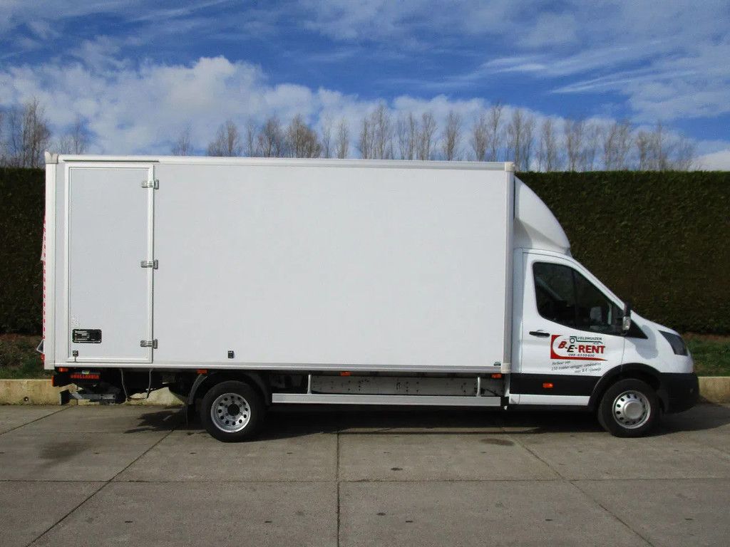 Ford Transit bakwagen 5,0 m. (luchtremsysteem/vangmuil) + Gesloten schamel aanhangwagen 8,5 m.