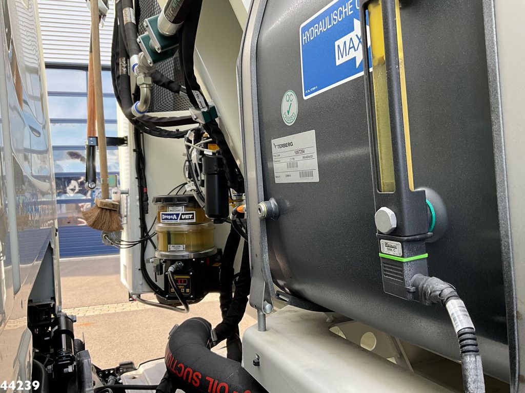 DAF FAG XD 300 Terberg Olympus 17m³