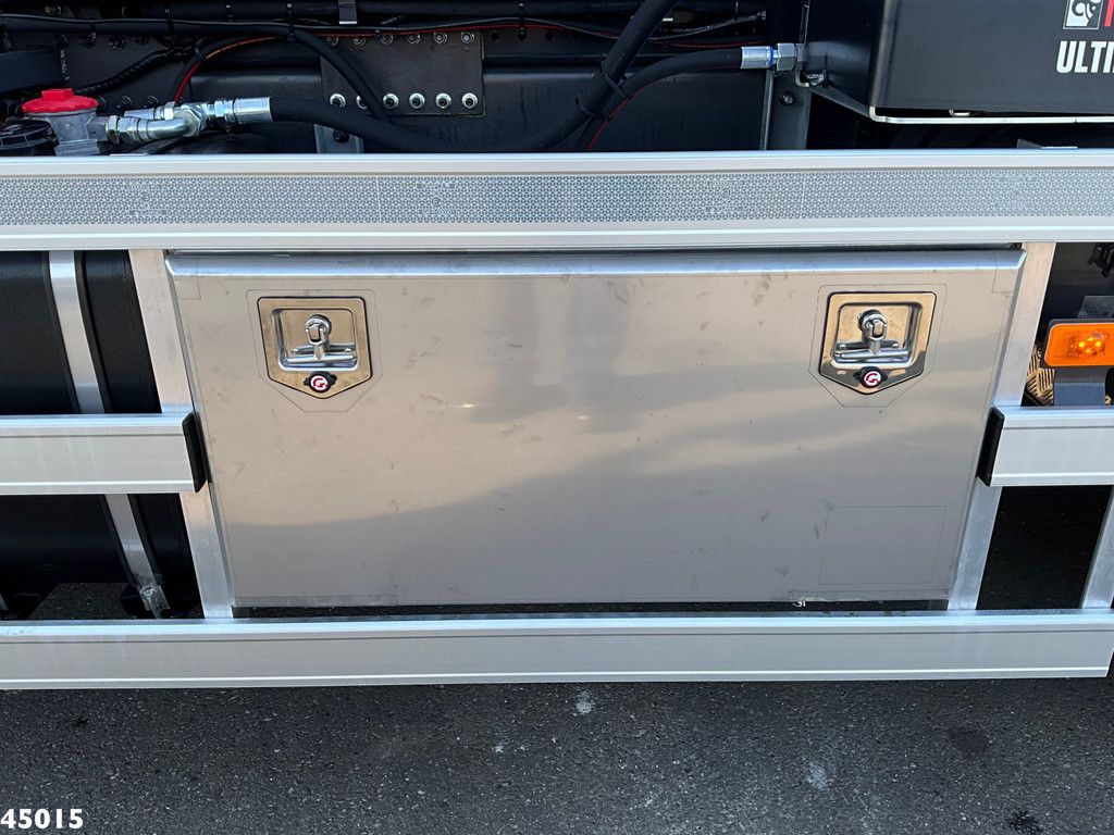 Volvo FM 420 8x2 Euro 6 HMF 26 Tonmeter laadkraan