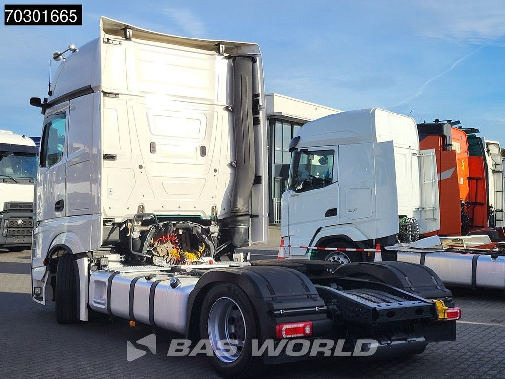 Mercedes Actros 1845 4X2 GigaSpace Mega Retarder 2xTanks ACC Standklima Euro 6