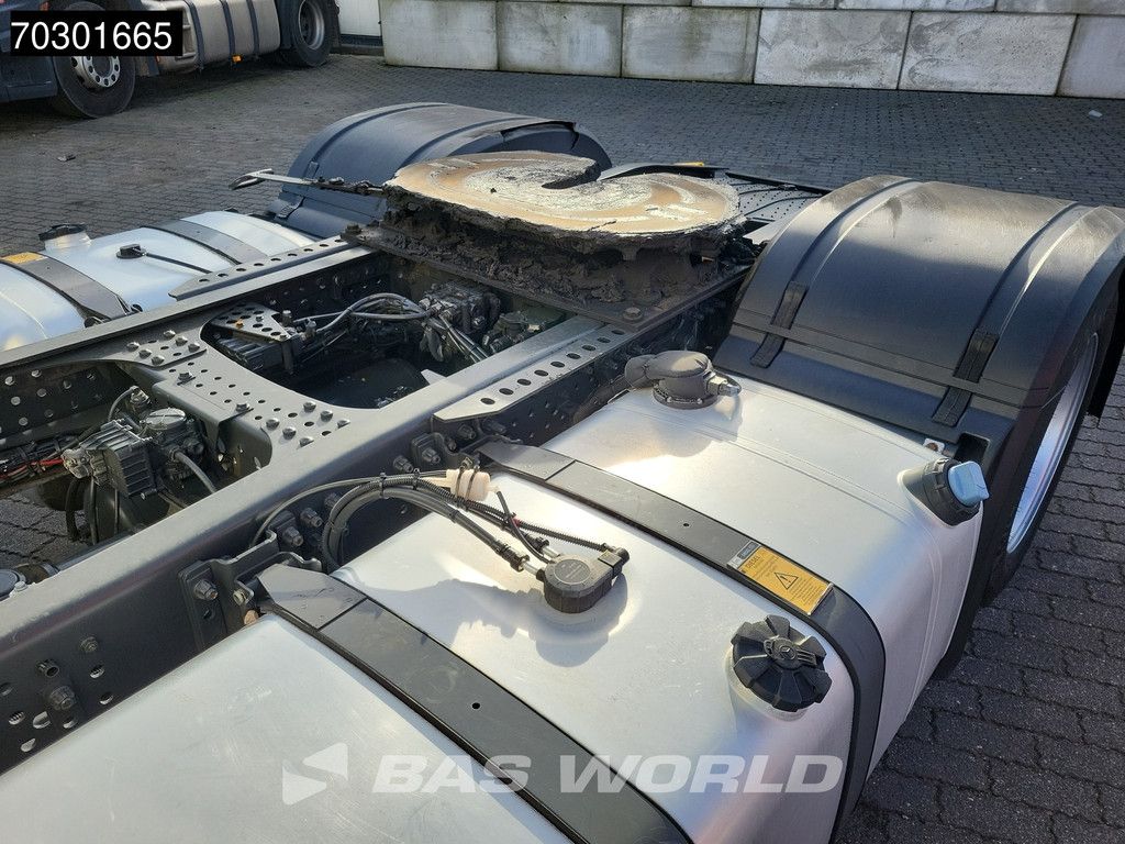 Mercedes Actros 1845 4X2 GigaSpace Mega Retarder 2xTanks ACC Standklima Euro 6