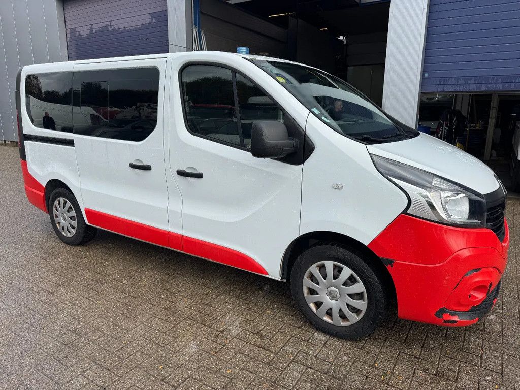 Renault Trafic **AMBULANCE-EURO 5-AC-DCI120**