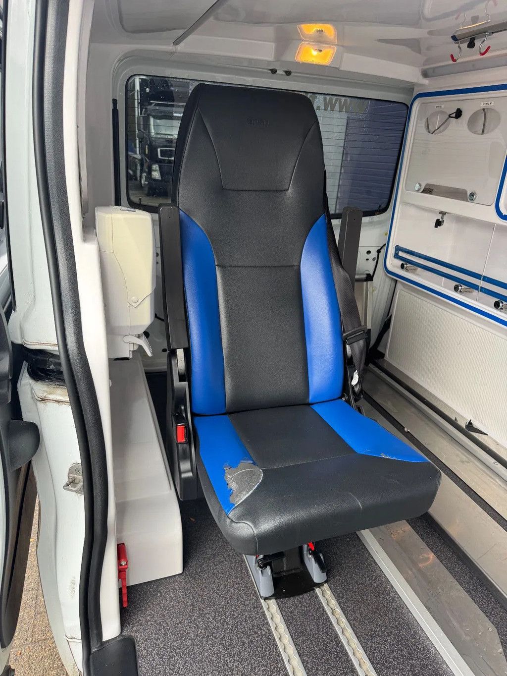 Renault Trafic **AMBULANCE-EURO 5-AC-DCI120**