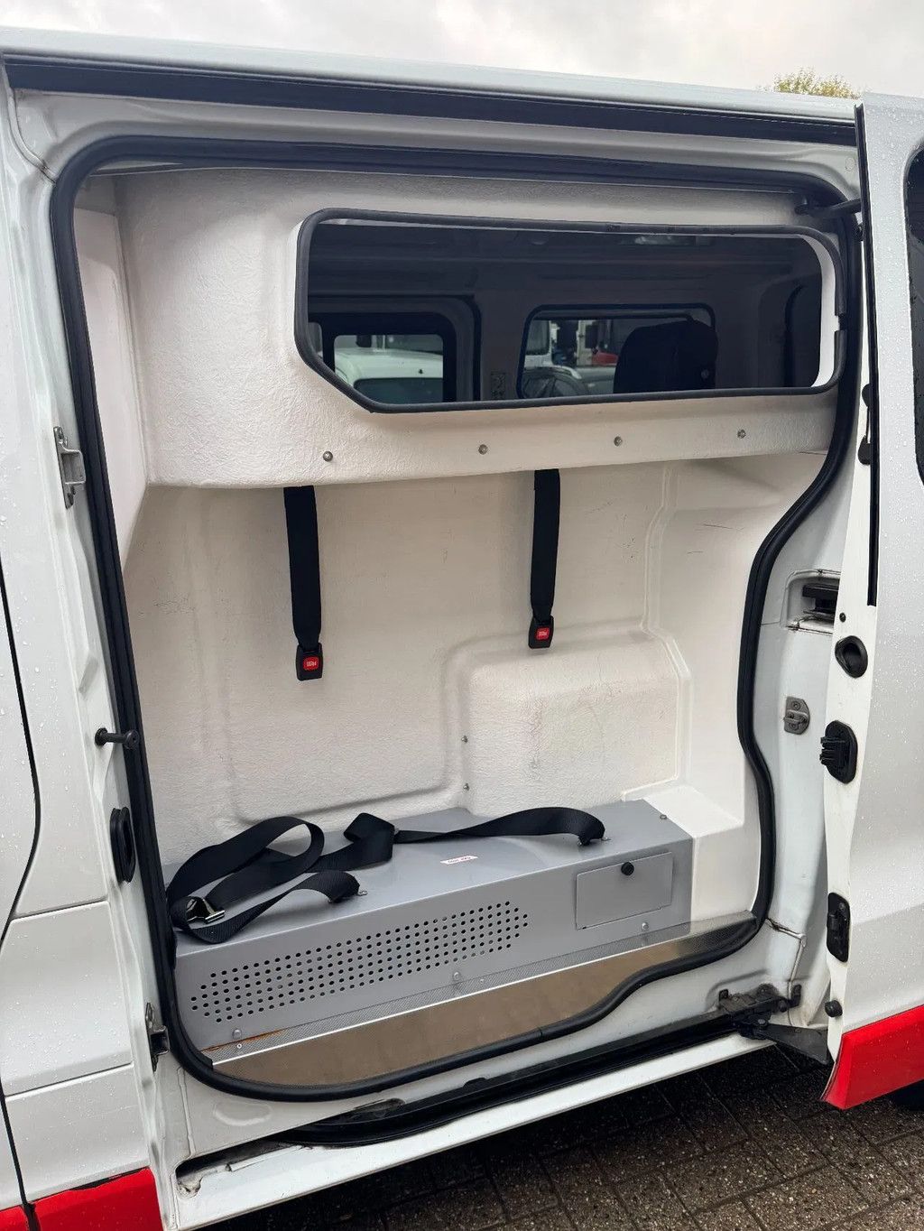 Renault Trafic **AMBULANCE-EURO 5-AC-DCI120**