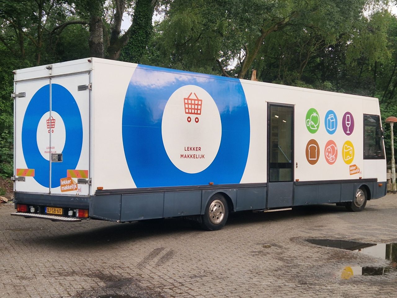 SRV wagen/rijdende winkel /verkoopwagen/ weinig KM