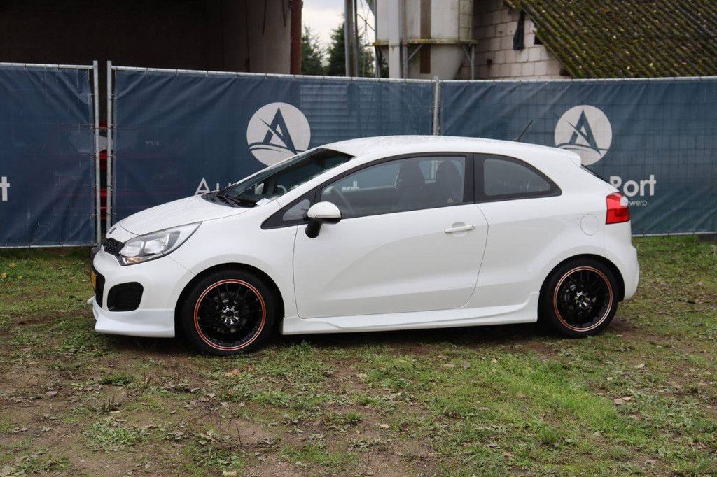 Kia RIO Petrol 86hp 2012