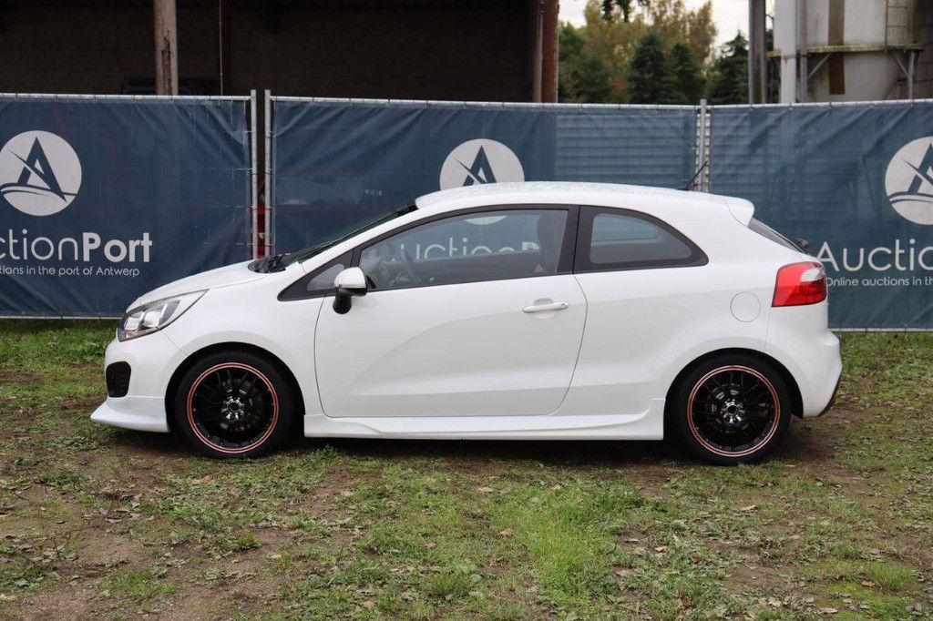 Kia RIO Petrol 86hp 2012