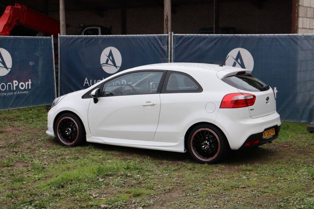 Kia RIO Petrol 86hp 2012