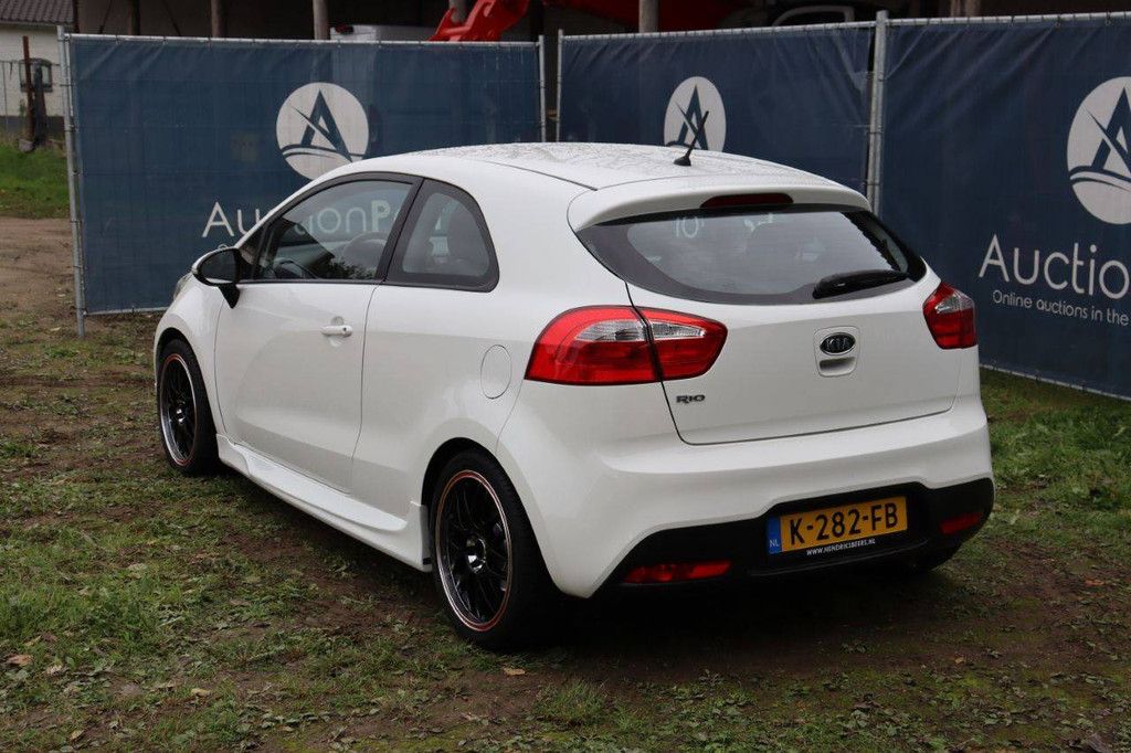Kia RIO Petrol 86hp 2012
