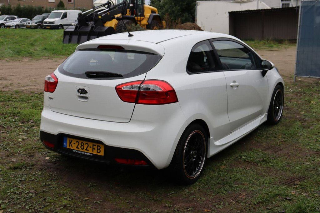 Kia RIO Petrol 86hp 2012