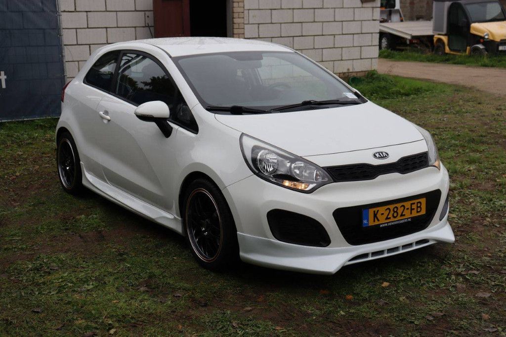 Kia RIO Petrol 86hp 2012