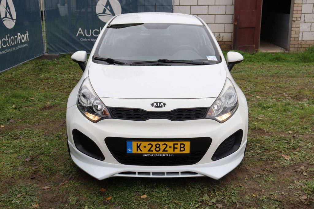 Kia RIO Petrol 86hp 2012