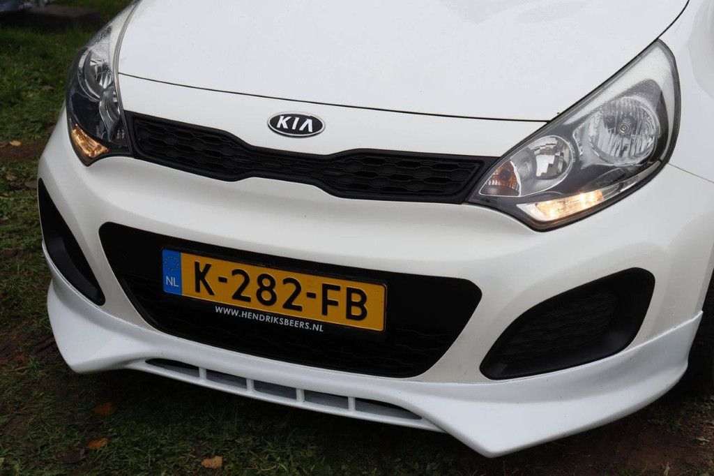 Kia RIO Petrol 86hp 2012