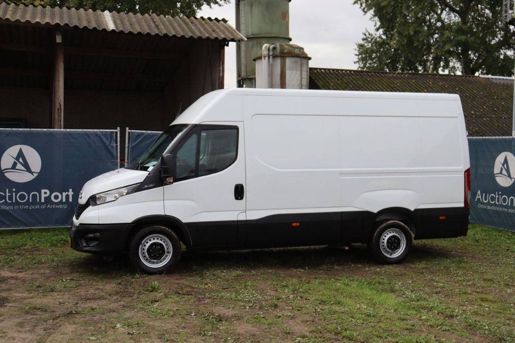 Iveco Daily 35S14 Diesel 136 PS 2023 Kastenwagen