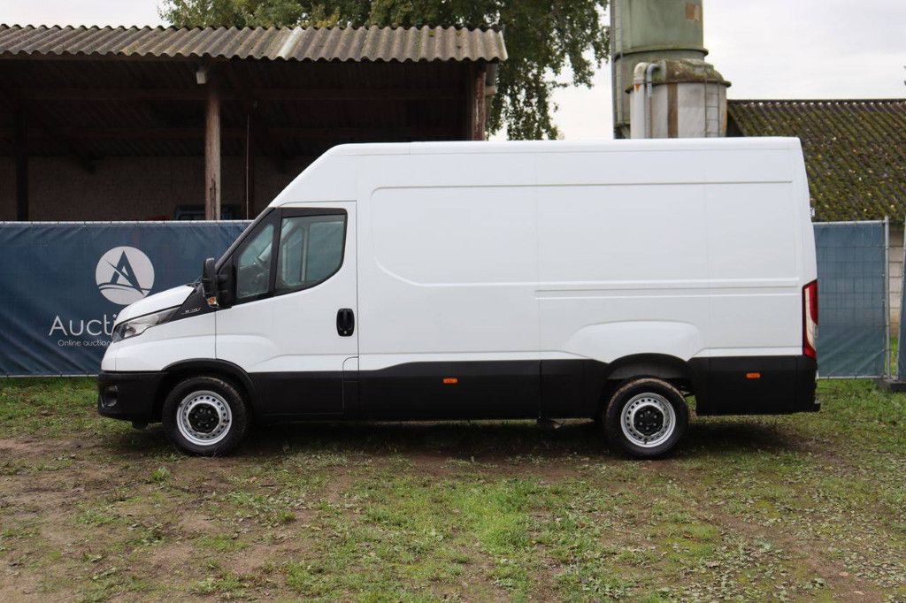 Iveco Daily 35S14 Diesel 136 PS 2023 Kastenwagen