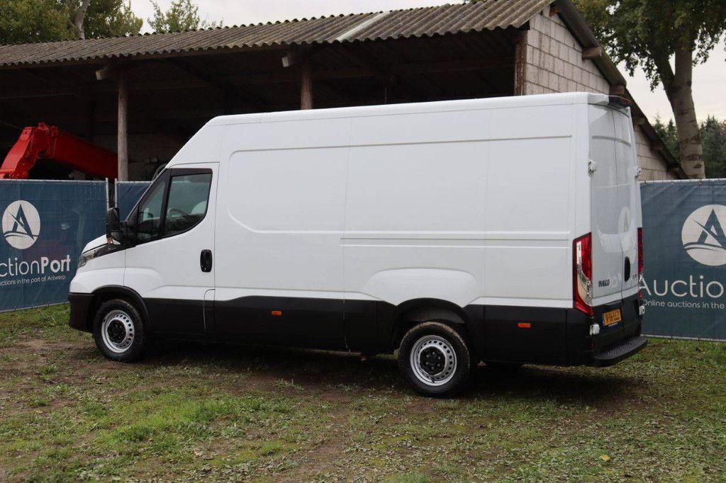 Iveco Daily 35S14 Diesel 136 PS 2023 Kastenwagen