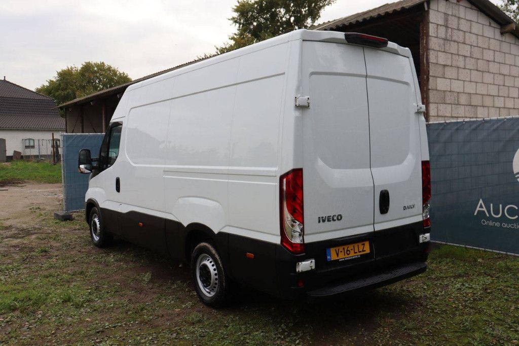 Iveco Daily 35S14 Diesel 136 PS 2023 Kastenwagen