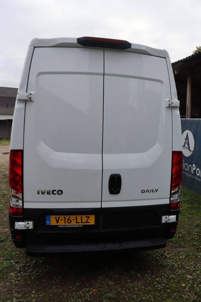 Iveco Daily 35S14 Diesel 136 PS 2023 Kastenwagen