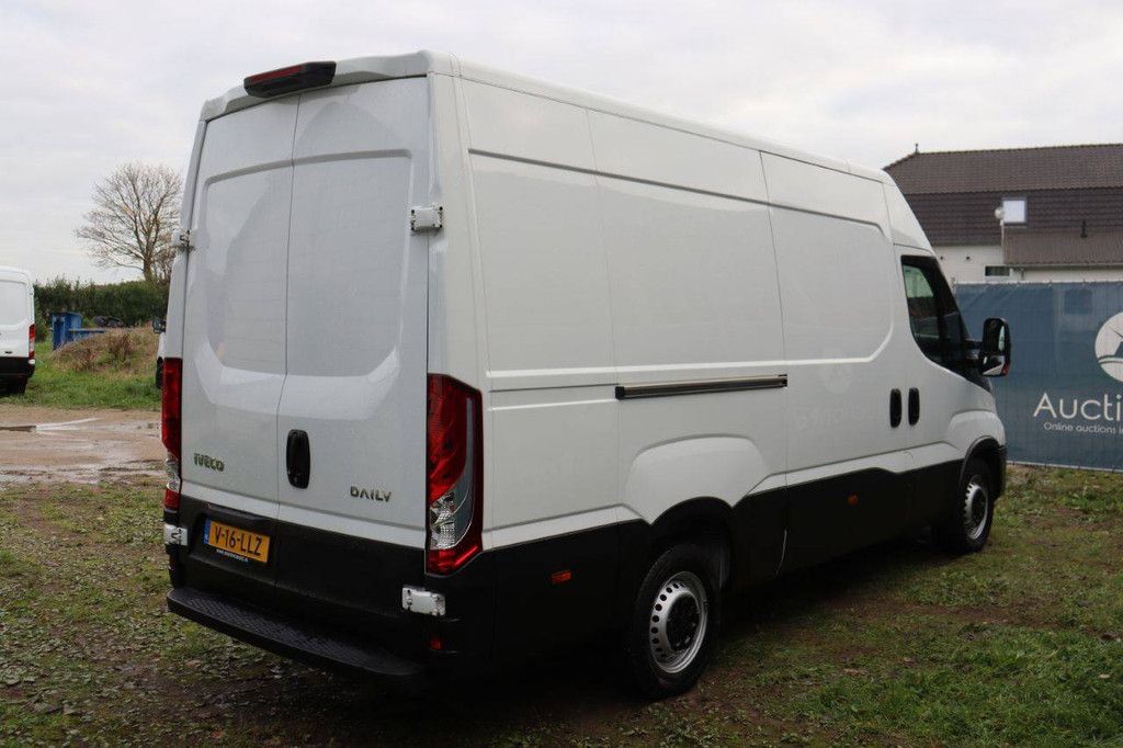 Iveco Daily 35S14 Diesel 136 PS 2023 Kastenwagen