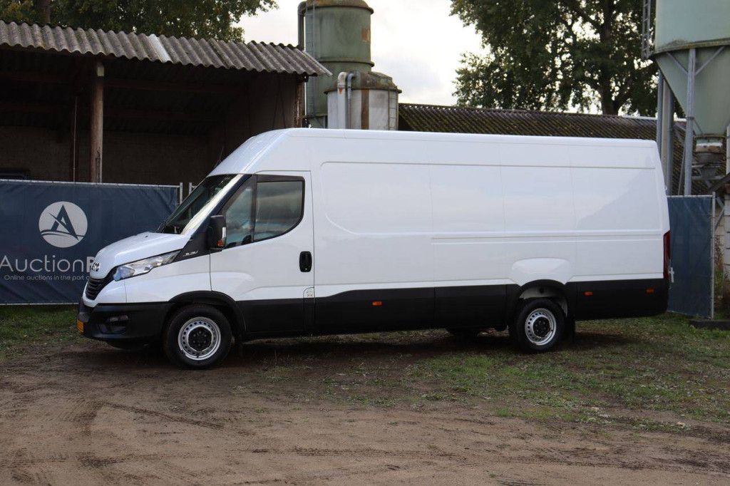 Bestelwagen Iveco Daily van; Model Type: TS35SC2AA Diesel 2007