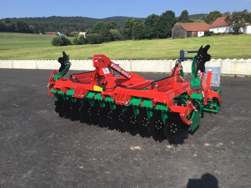 Agro-Masz BT 30 3m Arbeitsbreite Beleuchtung