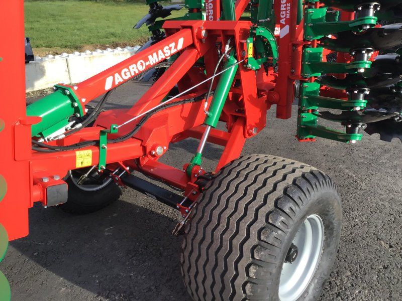 Agro-Masz BTC50H gezogen Druckluftbremse 560er Scheiben