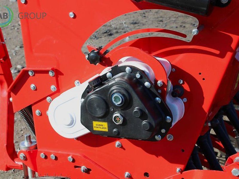 Mechaniczny siewnik zbożowy z nawozem Ozdoken Pertum-F300 dwut