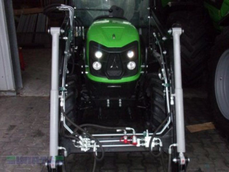 Deutz-Fahr 3060 mit Industrielader