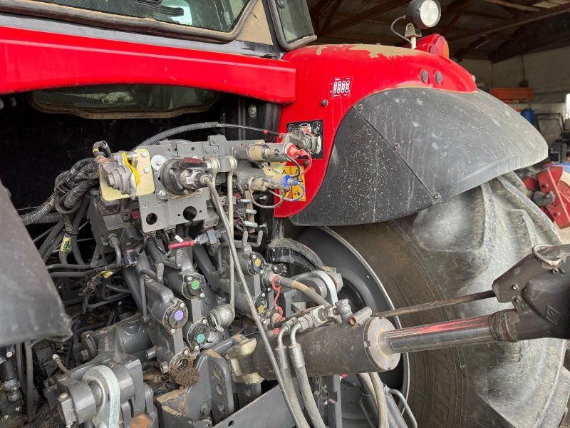 Massey Ferguson 6715 S Dyna-6 Efficient (Stage V)