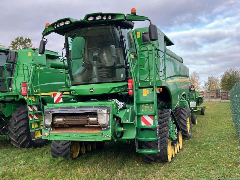 John Deere S680