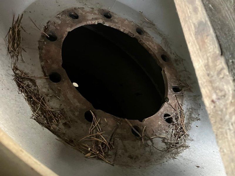 Massey Ferguson 340/95R48 + 320/95R32 Continental