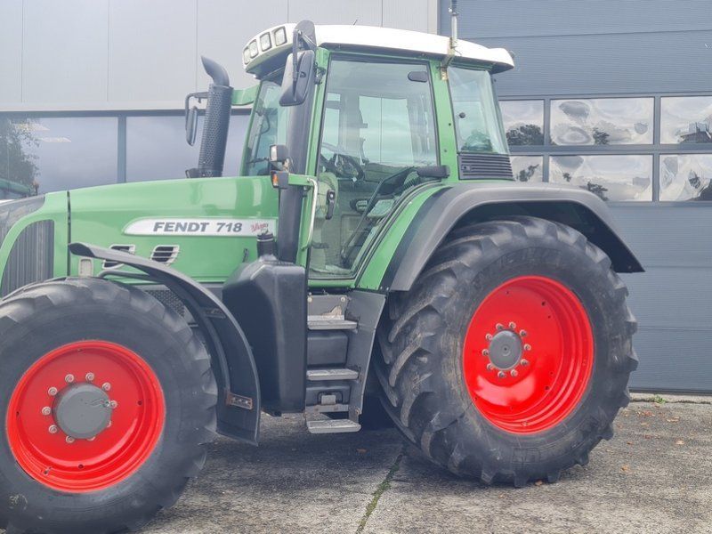 Fendt 718 Vario TMS (Motor neu)