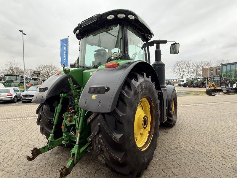 John Deere 8320 R E23