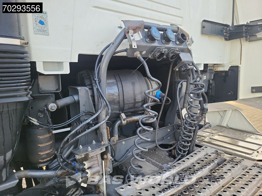 Renault T 480 4X2 HSC 2x Tanks