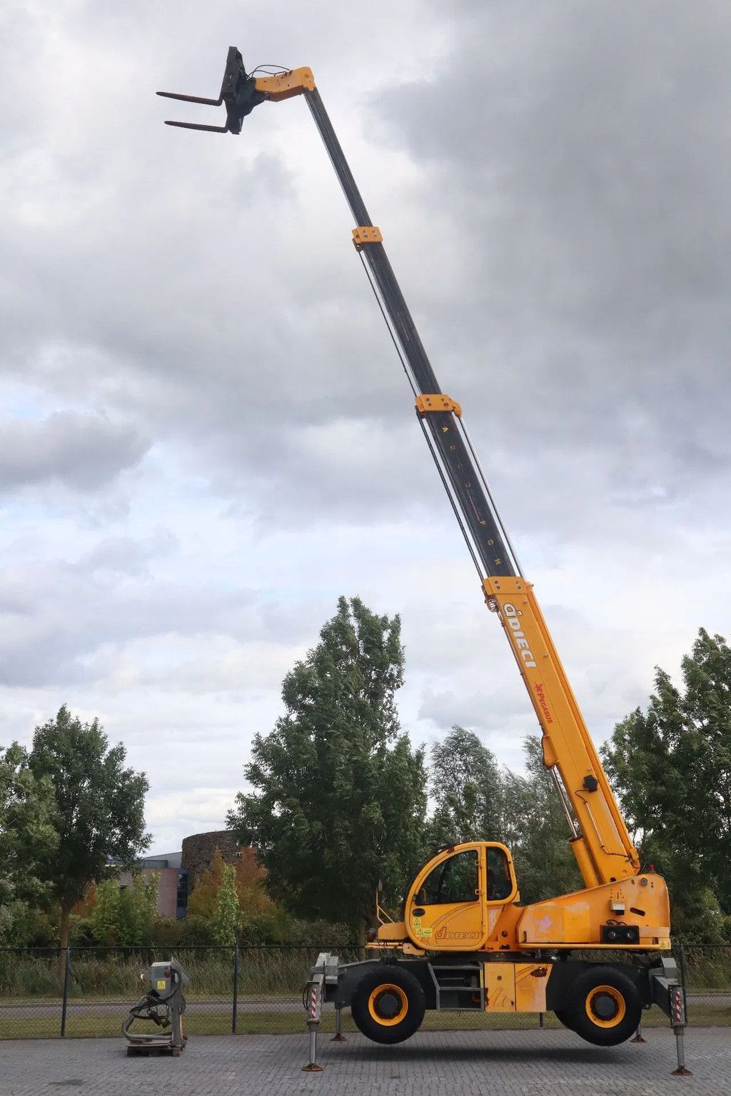 Dieci PEGASUS 45.21 | FORKS | WINCH | LOW HOURS