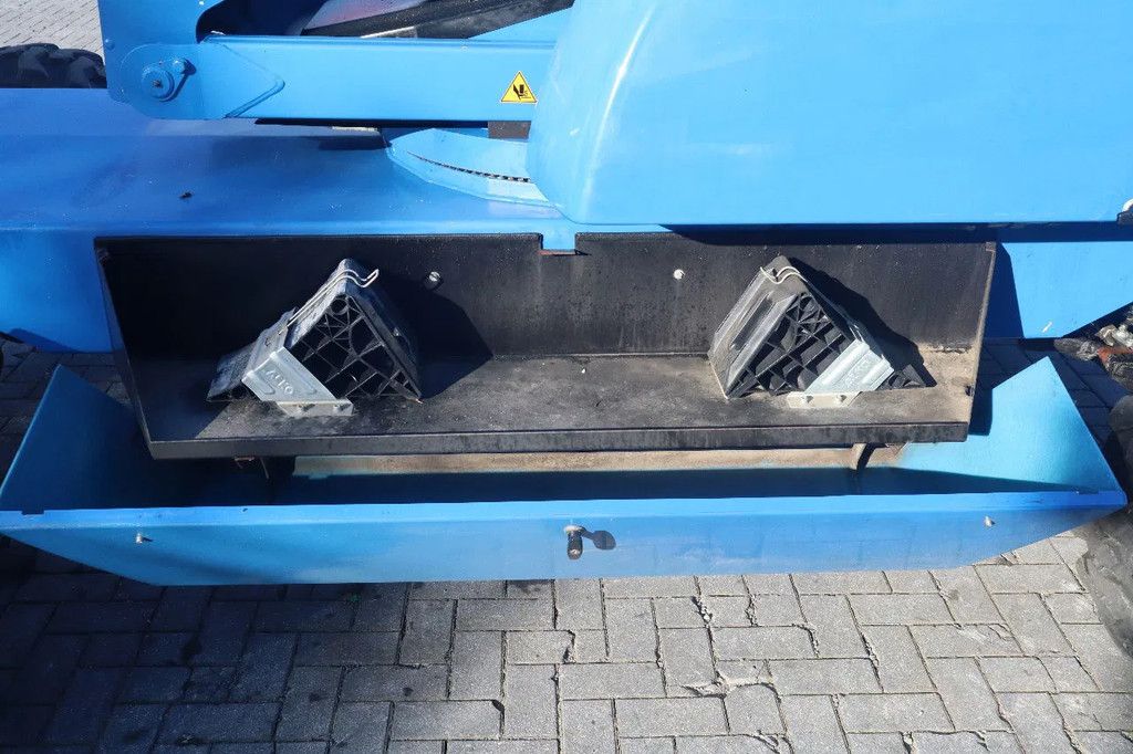 DINO 240 RXT | 24 METER | 215 KG