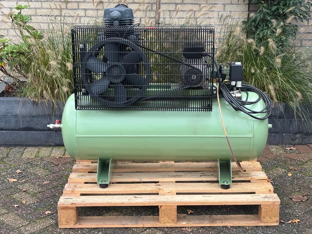Creemers Compressor gebruikte csg350 / 150l luchtcompressor 230v 150l