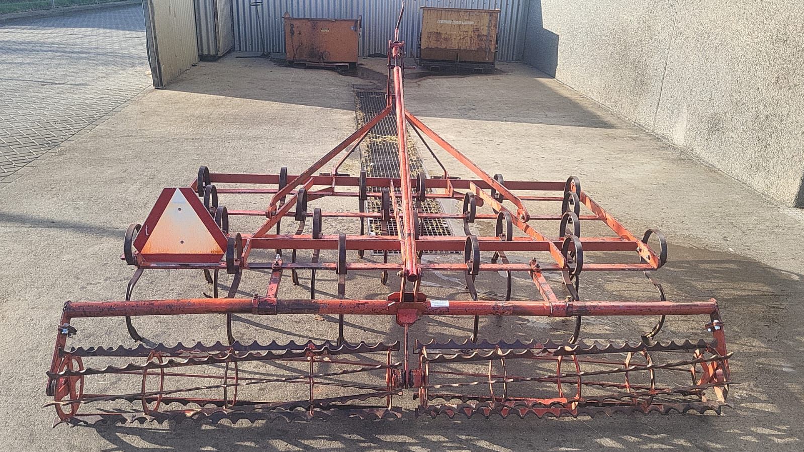 Moocon triltand cultivator met verkruimelrol