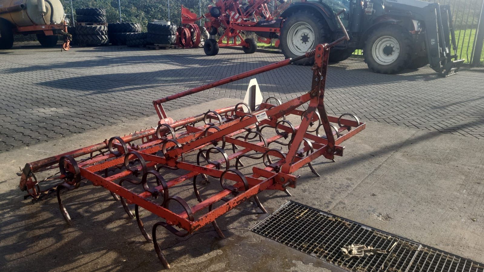 Moocon triltand cultivator met verkruimelrol