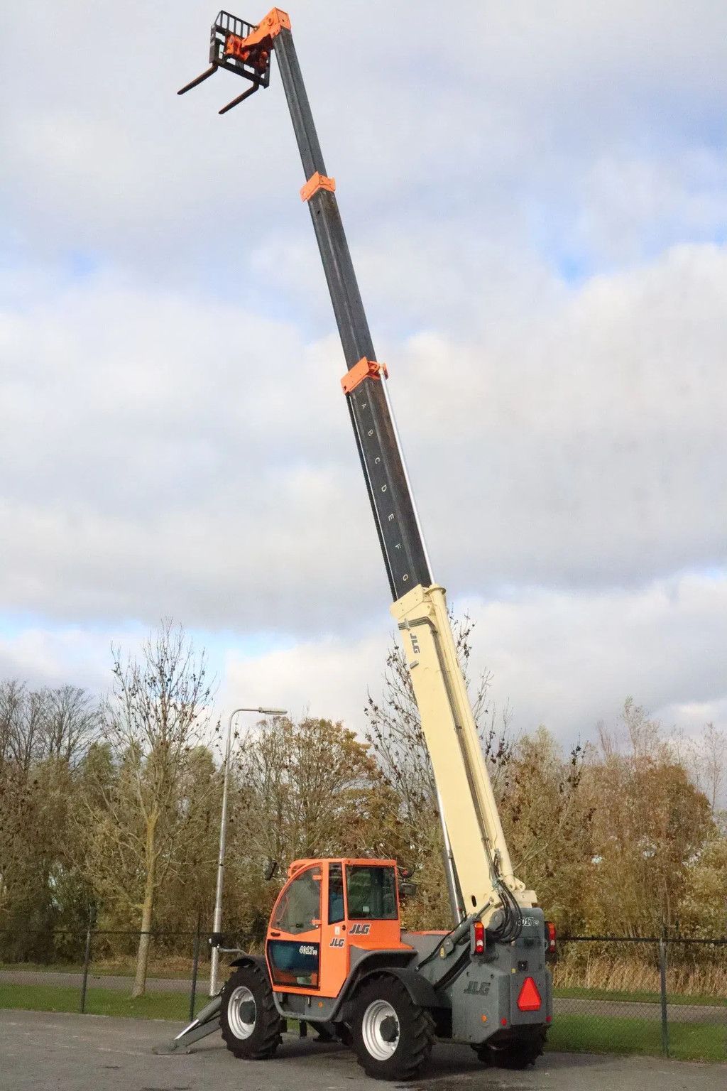 JLG 4017 PS | FORKS | GOOD TIRES