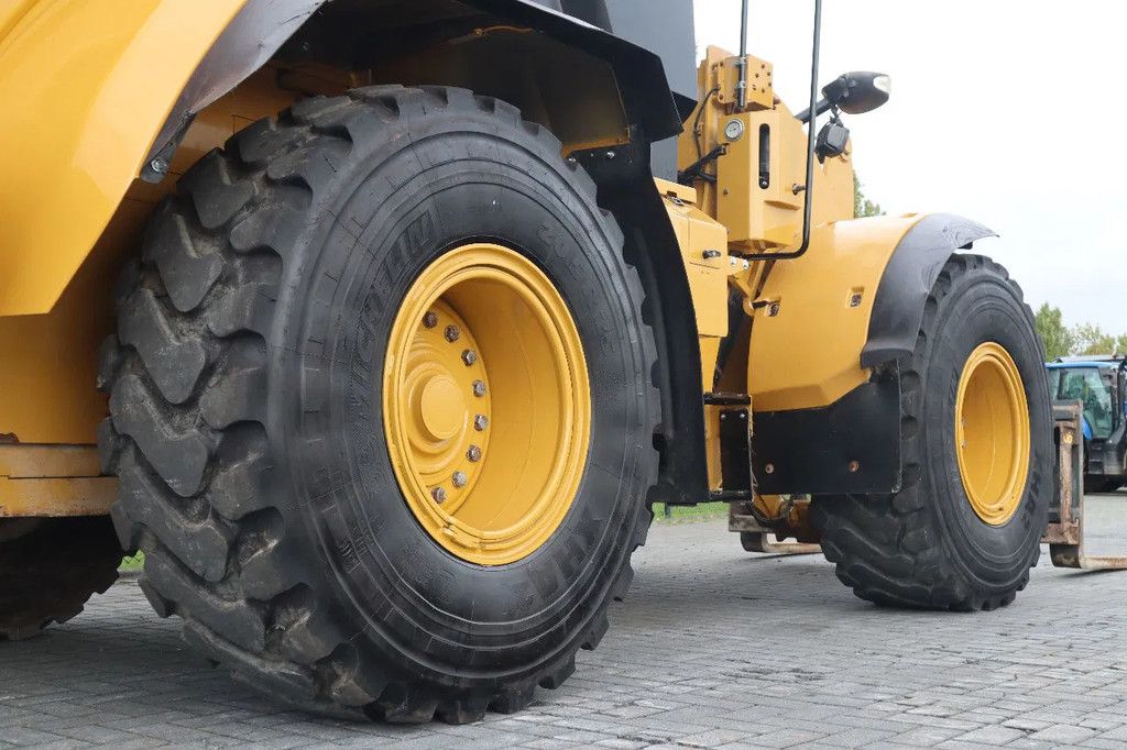 Caterpillar 938 M | 2X BUCKET | JIB | FORKS | BSS | GOOD CONDITION