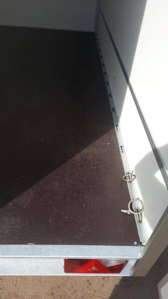 Geschlossener Anhänger Powertrailer 3x1,50x1,80m Neu