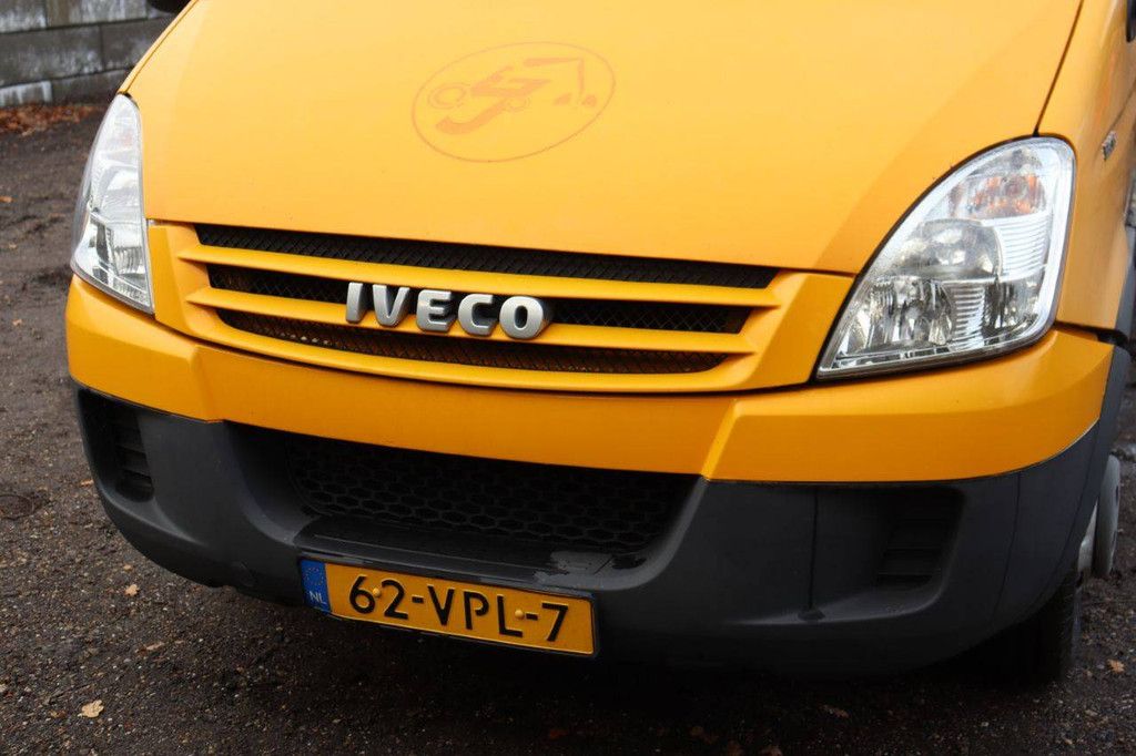 Autotransporter Iveco Daily 35C15 Diesel 146 PS 2008 mit Halbtieflader