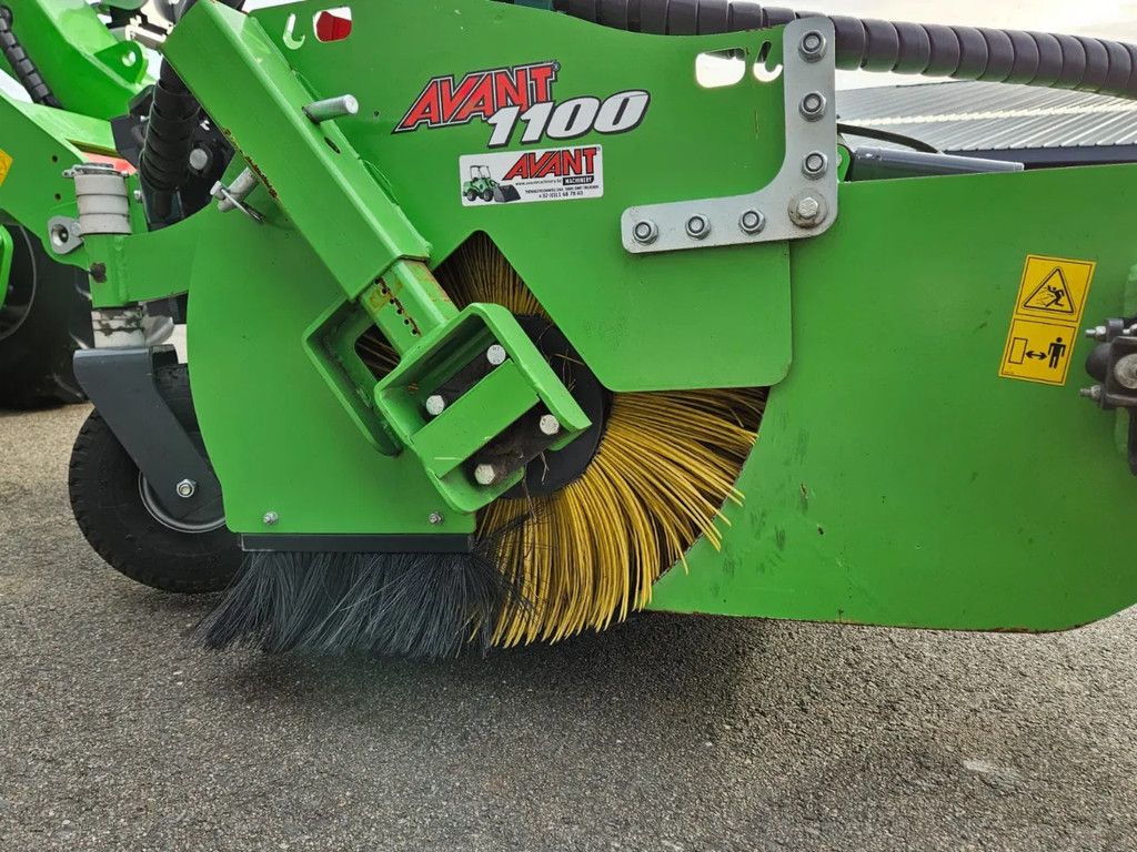 Avant Borstel met opvangbak 1100