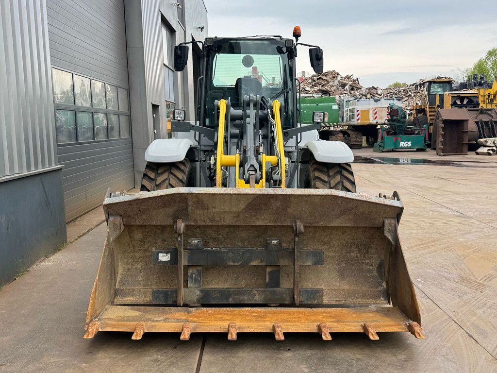 Kramer 8155 / Forks / bucket