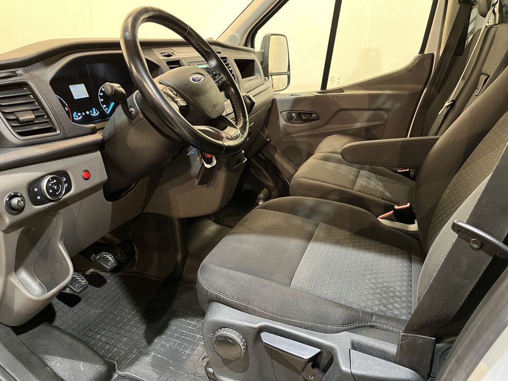 Ford Transit 350 2.0 TDCI L2H1 Trend AWD 4X4 170 PK Open Laadbak / Euro 6 / Airco / Cruise Control / Trekhaak / 3-Zits / 80.300 KM !!