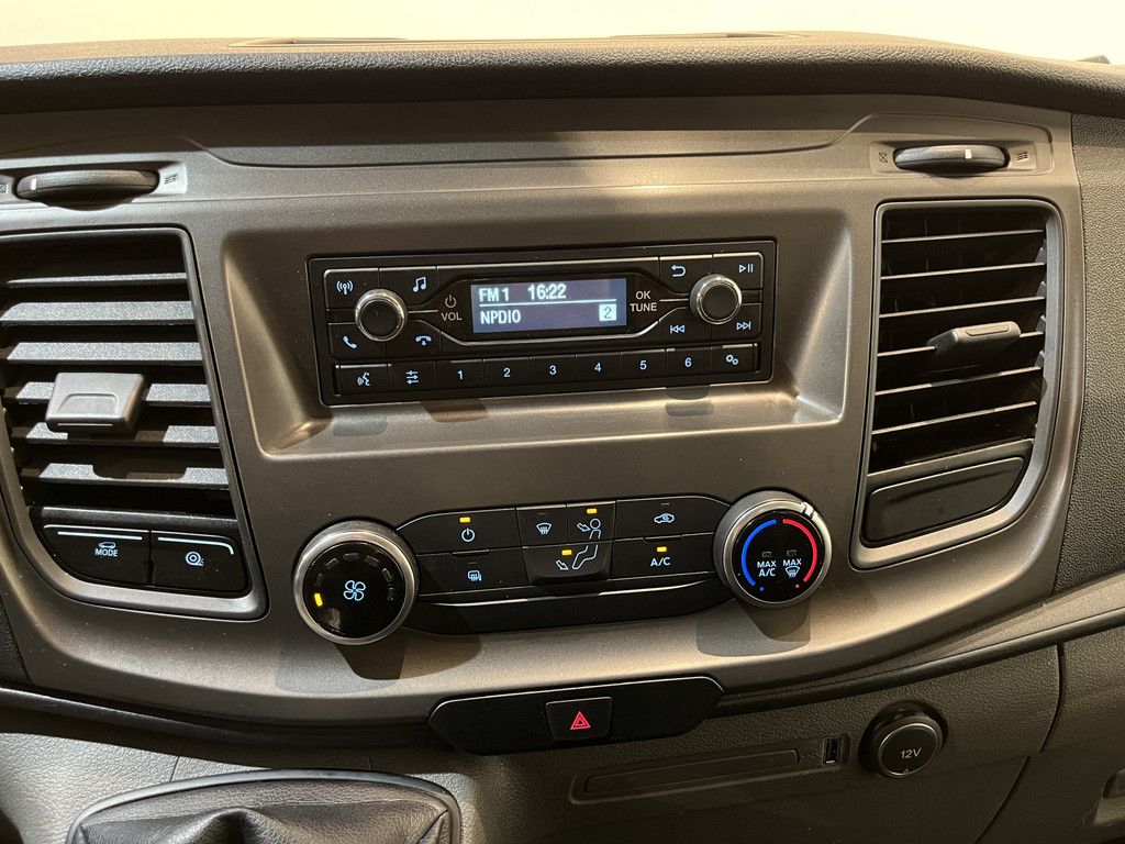 Ford Transit 350 2.0 TDCI L2H1 Trend AWD 4X4 170 PK Open Laadbak / Euro 6 / Airco / Cruise Control / Trekhaak / 3-Zits / 80.300 KM !!