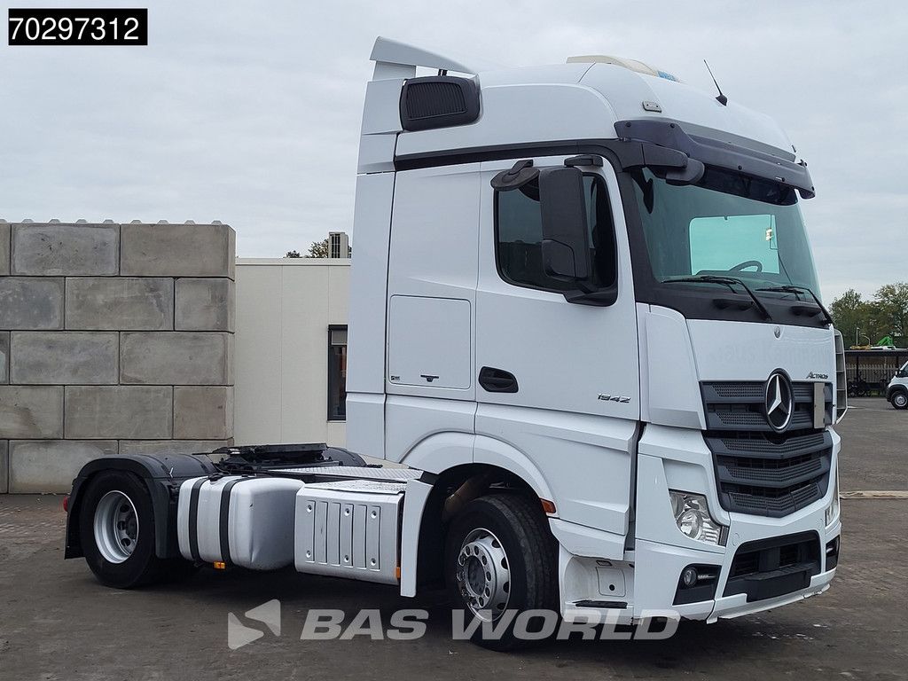 Mercedes Actros 1942 4X2 BigSpace 2x Tanks